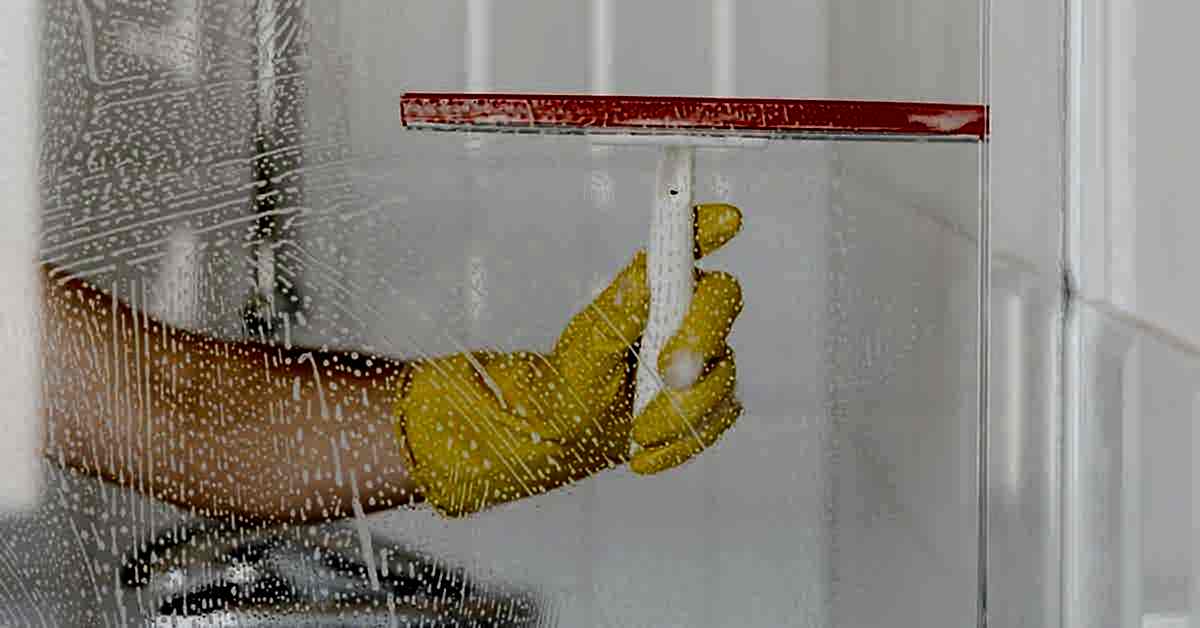Deep-Cleaning-Light-Cleaning-Helping-Hands-Cleaning-Service