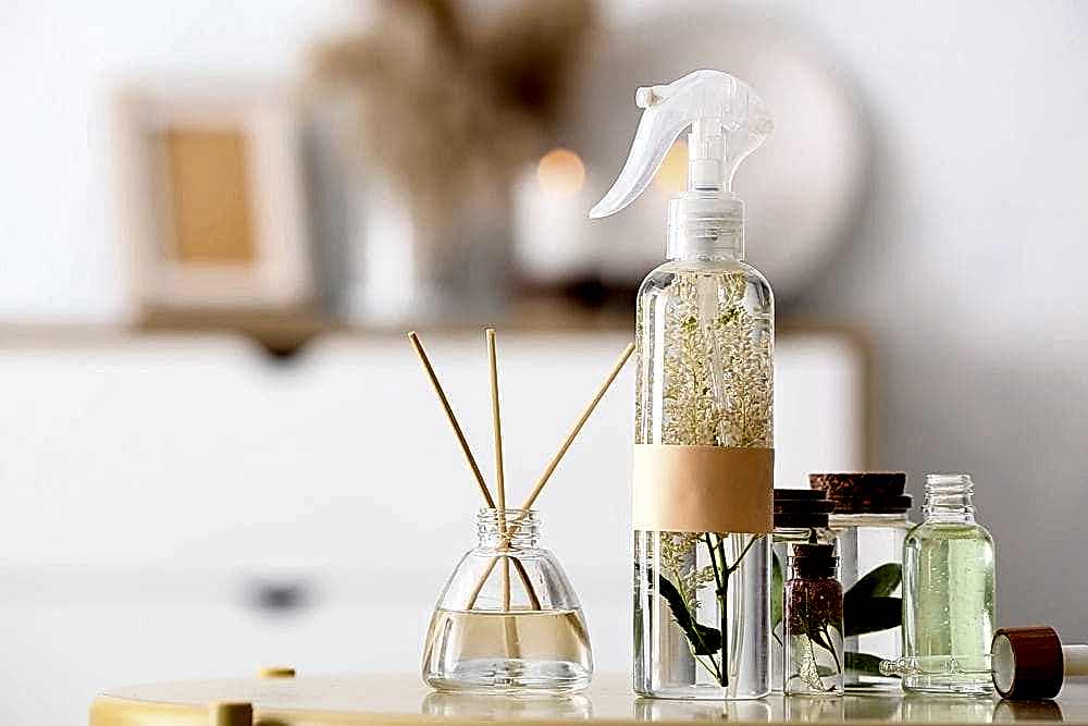 How to Deodorize a Room – Helping Hands Cleaning Services How to Deodorize a Room | Helping Hands Cleaning Services