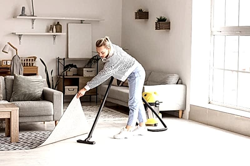 Deep Cleaning Services Helping Hands Cleaning Services offers deep cleaning services in Elmhurst and all surrounding areas including Naperville, Geneva, Carol Stream, Burr Ridge, Darien, and Melrose Park.