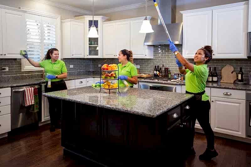 Helping Hands Cleaning Service professional cleaning service